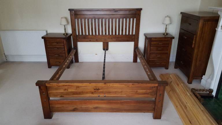 Rustic Solid Wood Bedroom Set Dark Oak King Size Bed Matching Four Drawer Side Tables (Can Deliver)