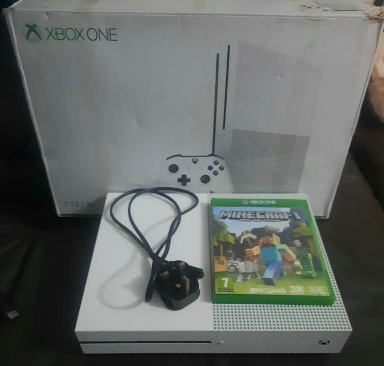 Xbox One 2TB Console with Minecraft – Good Condition