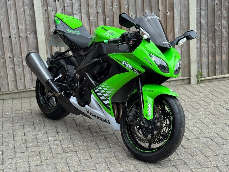 KAWASAKI NINJA ZX10R ANNIVERSARY EDITION 2011 (11) SUPER SPORT + 8,500 MILES 
