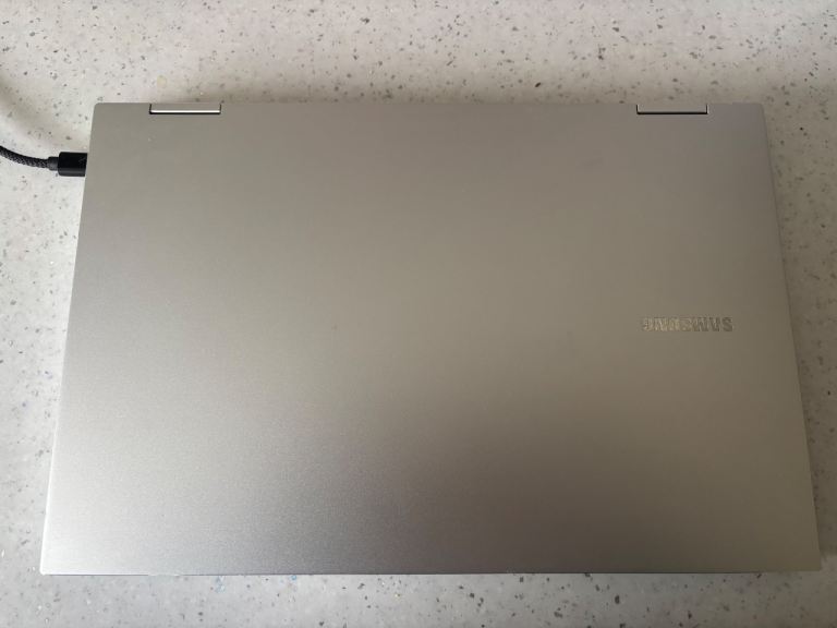 Samsung galaxy book flex2 5g 13”