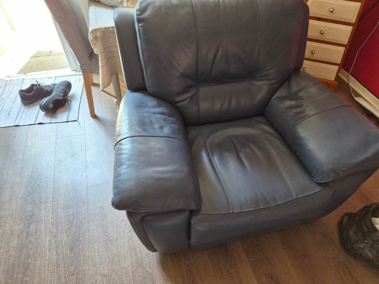 Large electric leather recliner. Excellent condition.