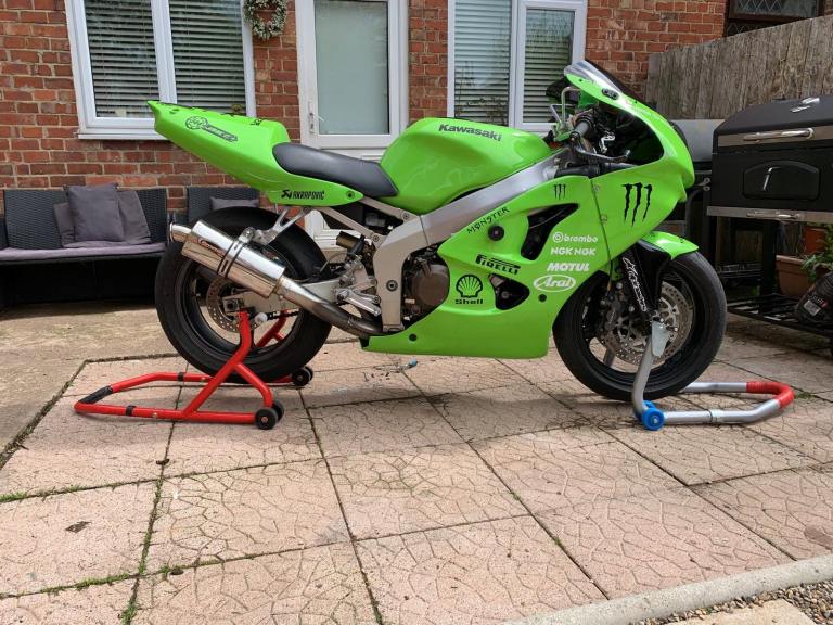 KAWASAKI ZX6R