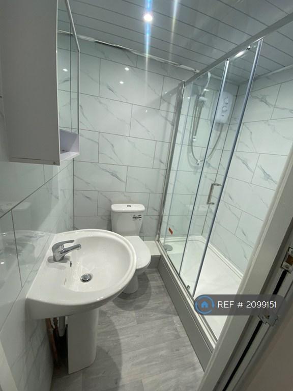 2 bedroom flat in Alfreton Road, Nottingham, NG7 (2 bed) (#2099151)