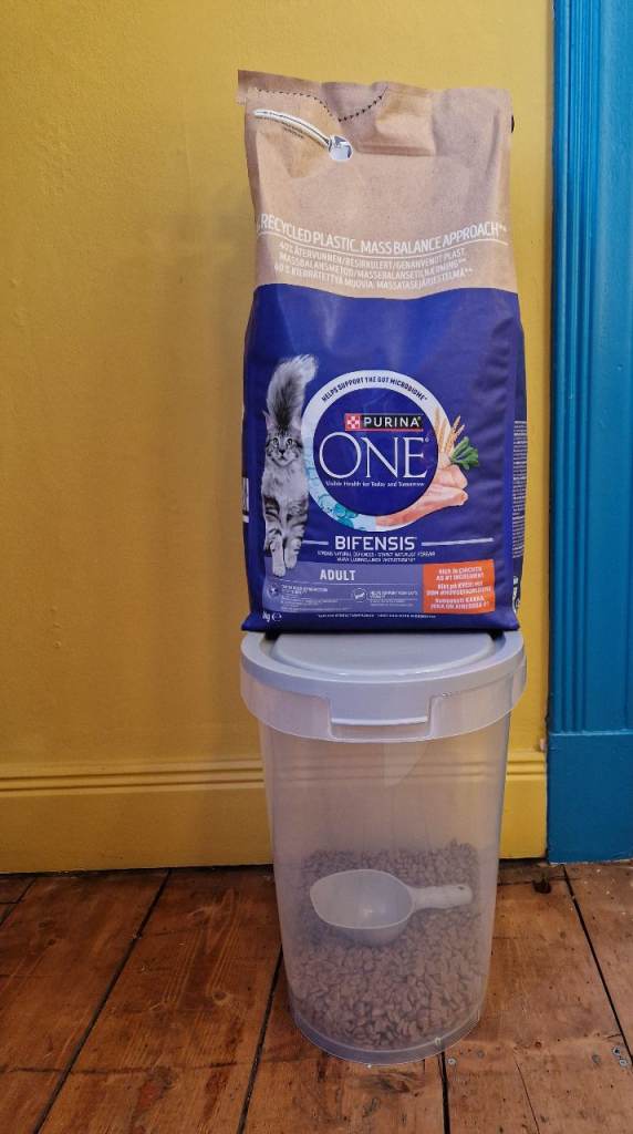 Free Purina Cat Food and Storage