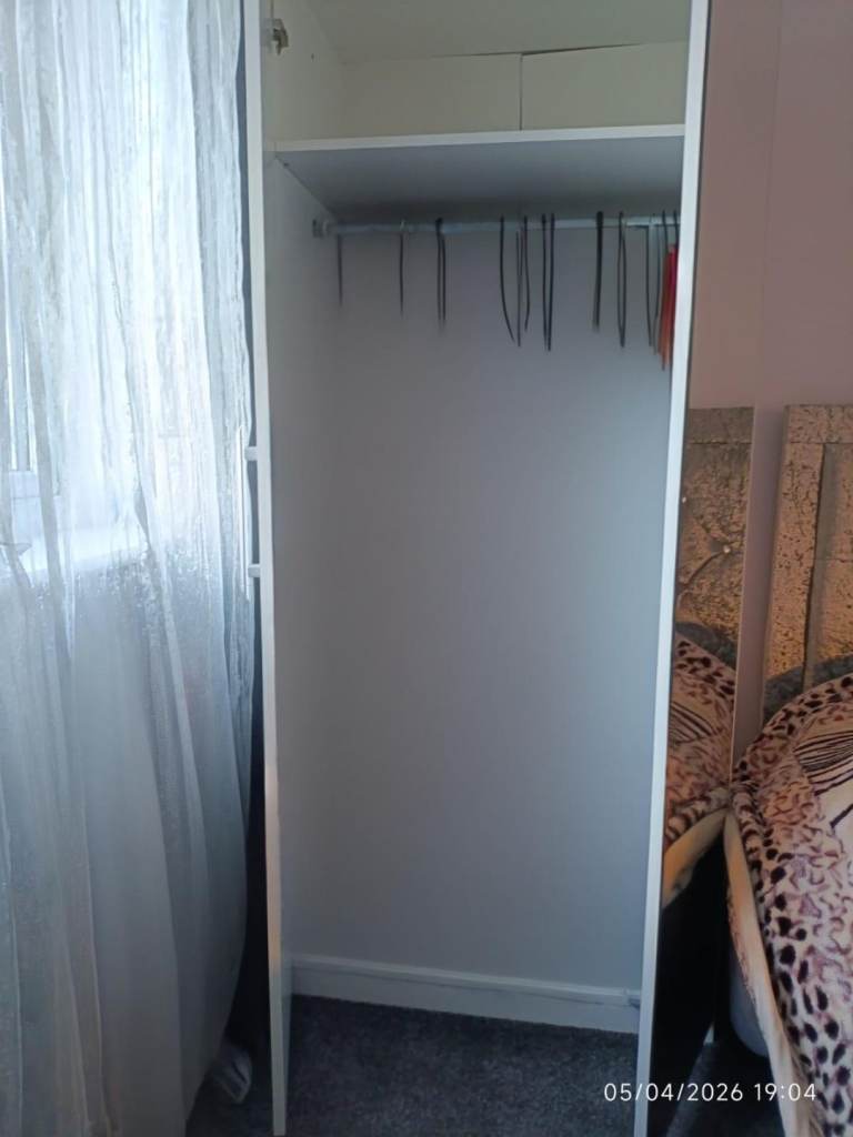 QUICK SALE – 2 MATCHING DOUBLE WARDROBES WITH FULL-LENGTH MIRRORS – £50