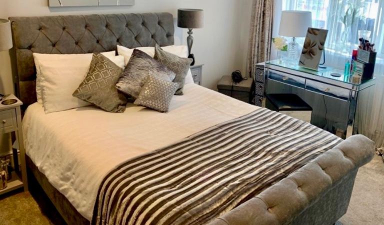 Double Bed frame - Roll top Chesterfield Style - Grey 