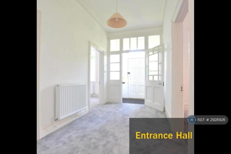 2 bedroom flat in Salisbury Road, Barnet, EN5 (2 bed) (#2928926)