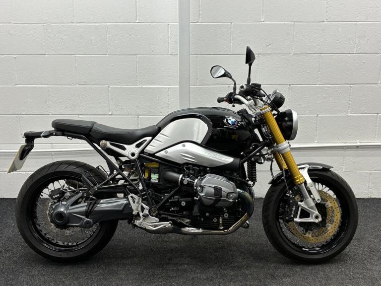 BMW R NINE T ** LOW MILEAGE - AKRAPOVIC EXHAUST - 12 MONTHS MOT **