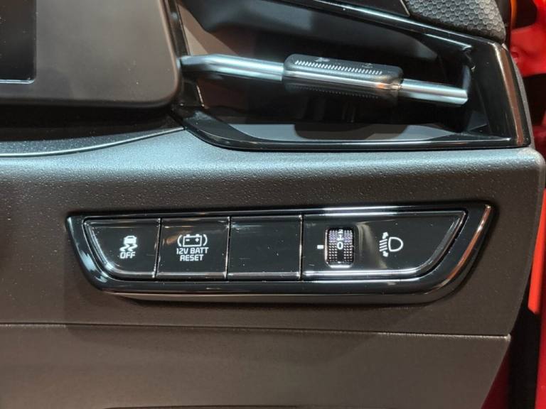 2022 22 KIA NIRO 1.6H GDI 2 SUV 5DR PETROL HYBRID DCT EURO 6 (S/S) (139 BHP)