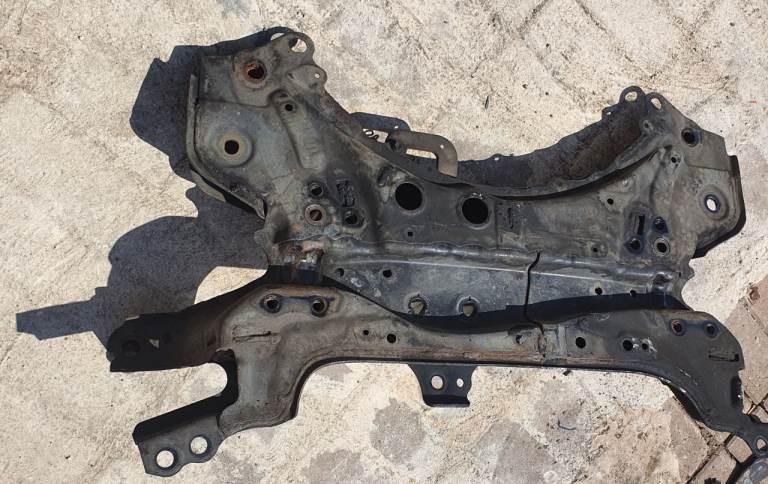 Toyota prius hybrid 2010-2015 Subfram 
