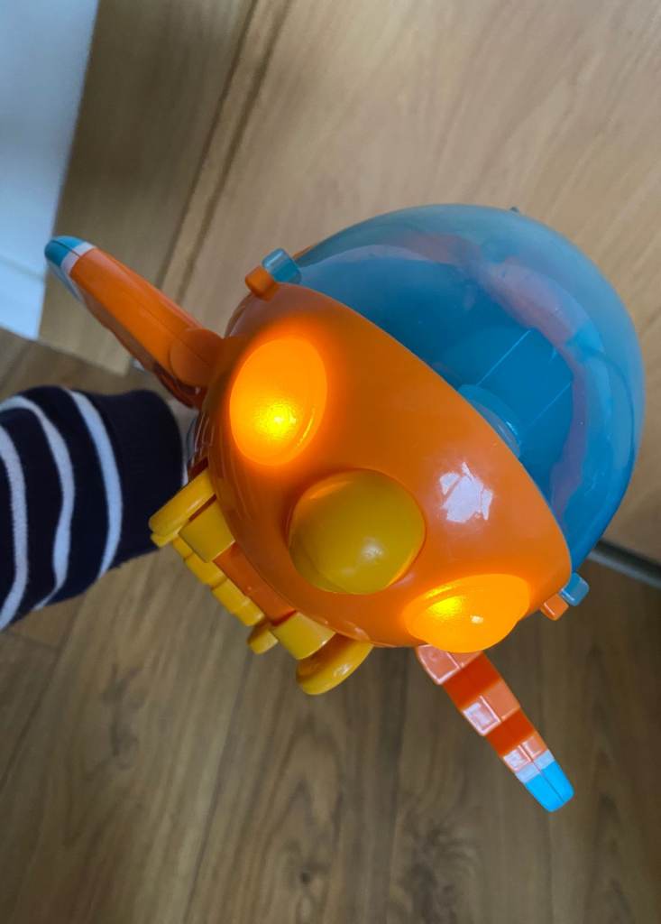 Top Wing Swift’s Flash Wing Rescue Vehicle with working lights & sounds