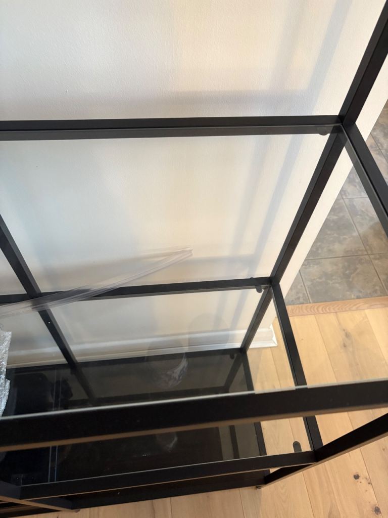 Glass and metal shelves, in good condition 