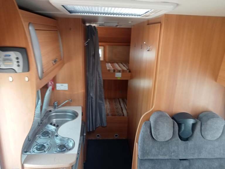 WARNING STOLEN VEHICLE STOLEN 