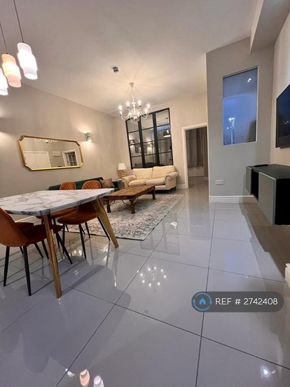 1 bedroom flat in Dawes Road, London, SW6 (1 bed) (#2742408)