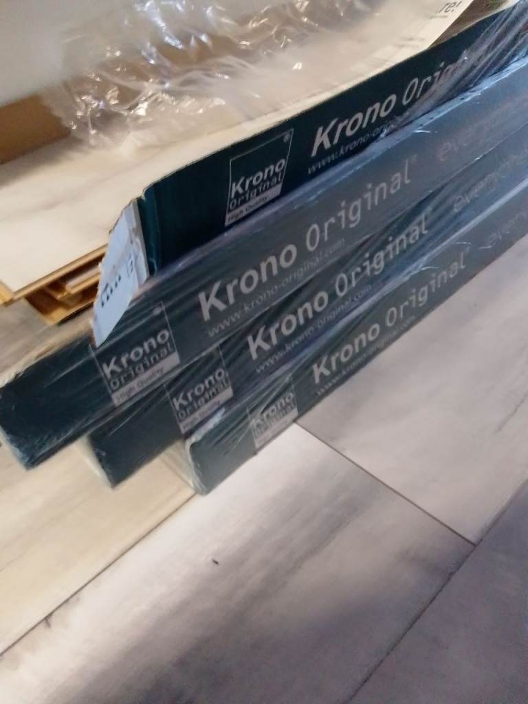 3packs of waterproof laminate flooring 