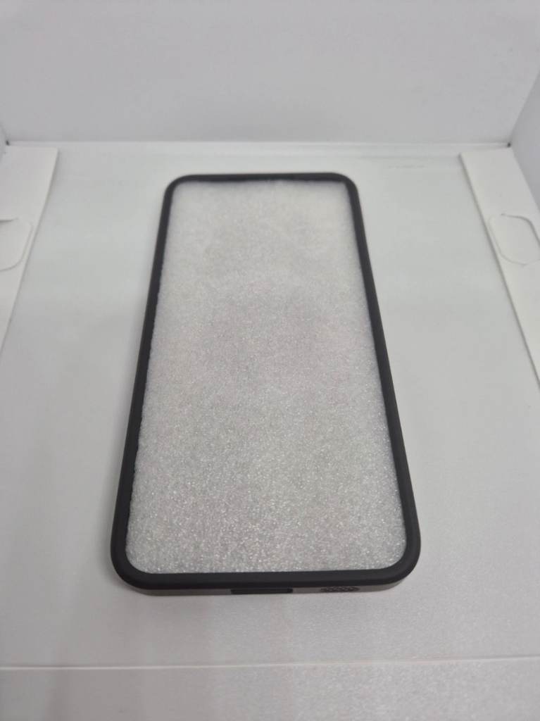 Black Phone Case with MagSafe – As Good As New