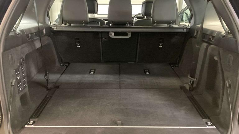 2022 Land Rover Discovery 3.0 D300 R-Dynamic HSE 5dr Auto SUV Diesel Automatic