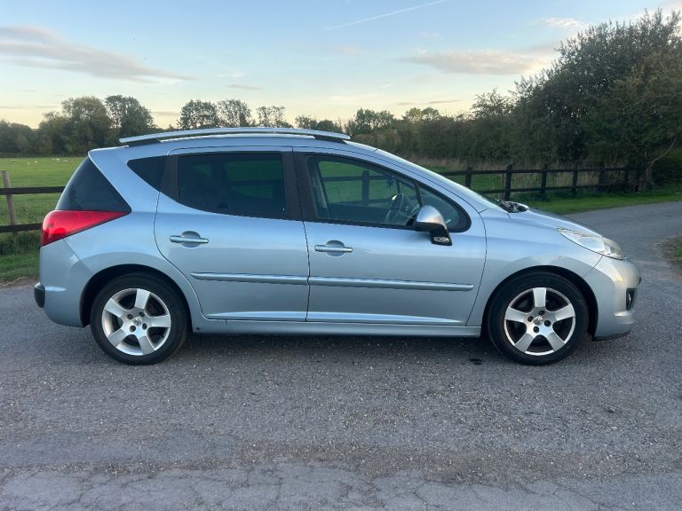 Peugeot 207sw 1.6hdi £35 tax a year. 12 months mot