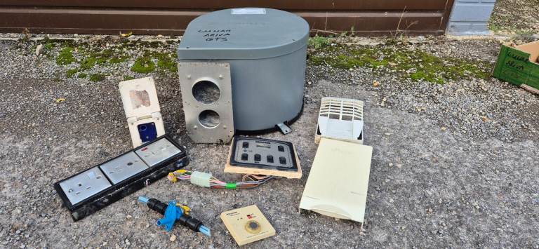 image for TRUMA US103 ULTRASTORE gas and electric water heater for camper caravan motorhome boat.