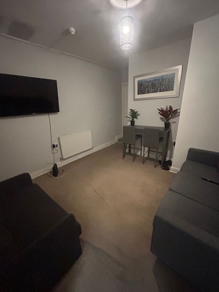 5 bed & 5 bath HMO Compliant property in cv1  