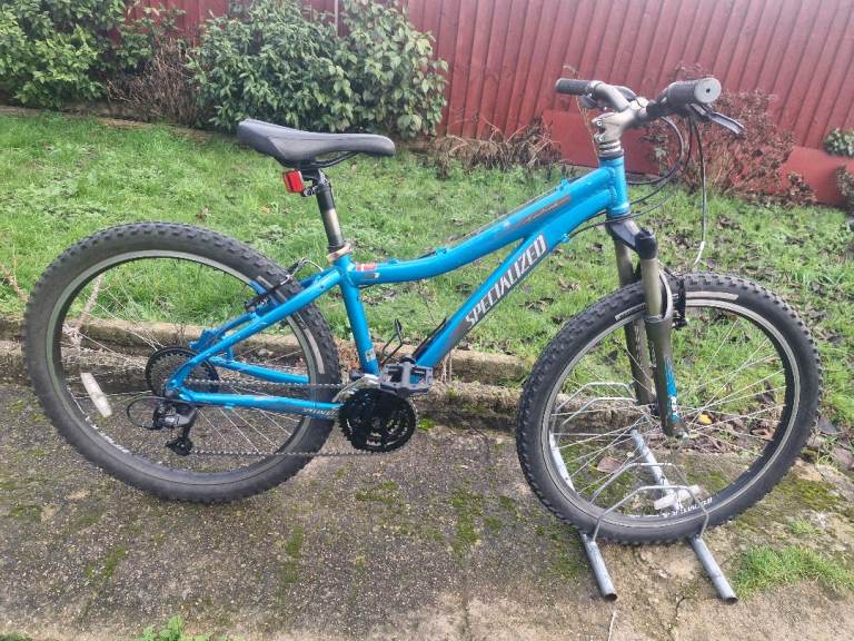 image for BOYS TEENAGER YOUTH MENS SPECIALIZED HARDROCK 26 INCH WHEELS 15 INCH FRAME 21 SPEED BIKE BICYCLE