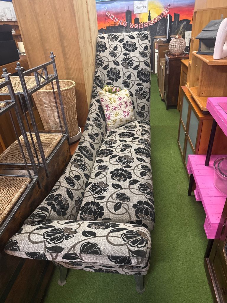 Large Chaise Lounge £175 