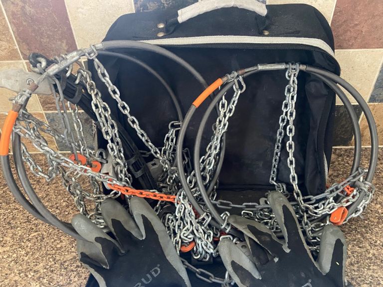 Snow chains for car tyres