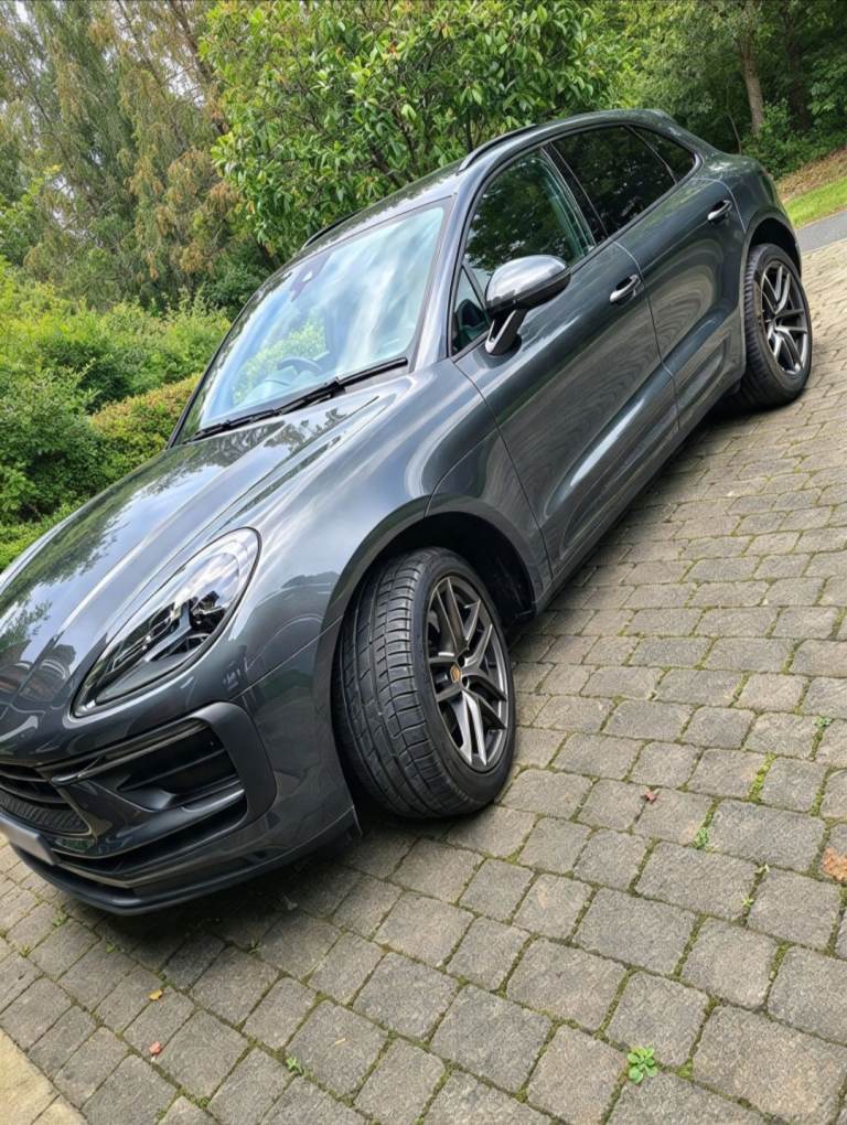 2021 PORSCHE MACAN – GREY – 40,000 MILES