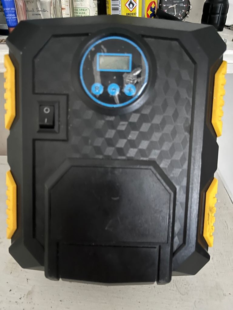  car pump with torch