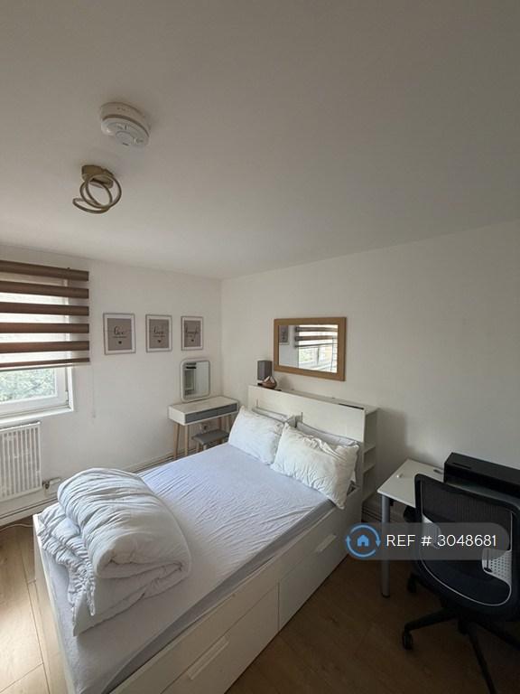1 bedroom in Redman House, London, SE1 (#3048681)