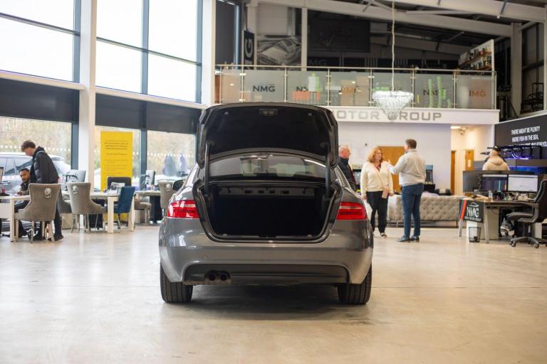 2015 Jaguar XE 2.0d R-Sport Saloon 4dr Diesel Auto Euro 6 (s/s) (180 ps) *Rear Camera + Ke SALOON...