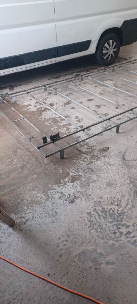 Roof rack 