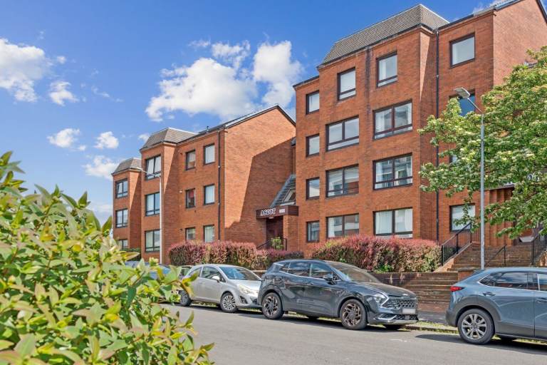 Newly renovated flat | Rooms or whole flat avail