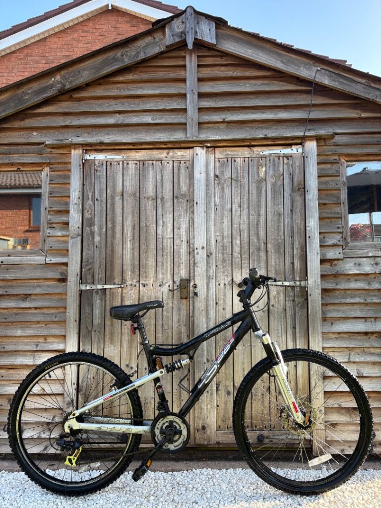 Men’s Lightweight APOLLO FS.26s Full Suspension Mountain Bike