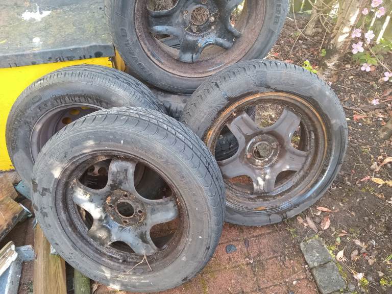 dacia wheels   16 inch tyres