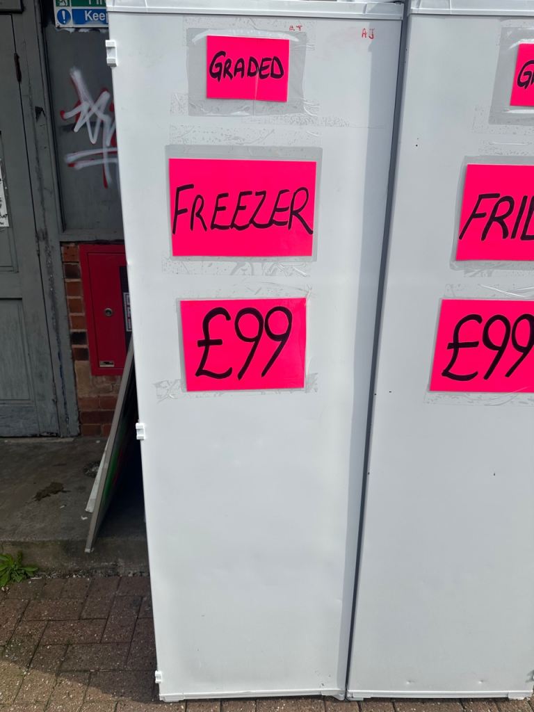 NEW/GRADED INTEGRATED FREEZER 