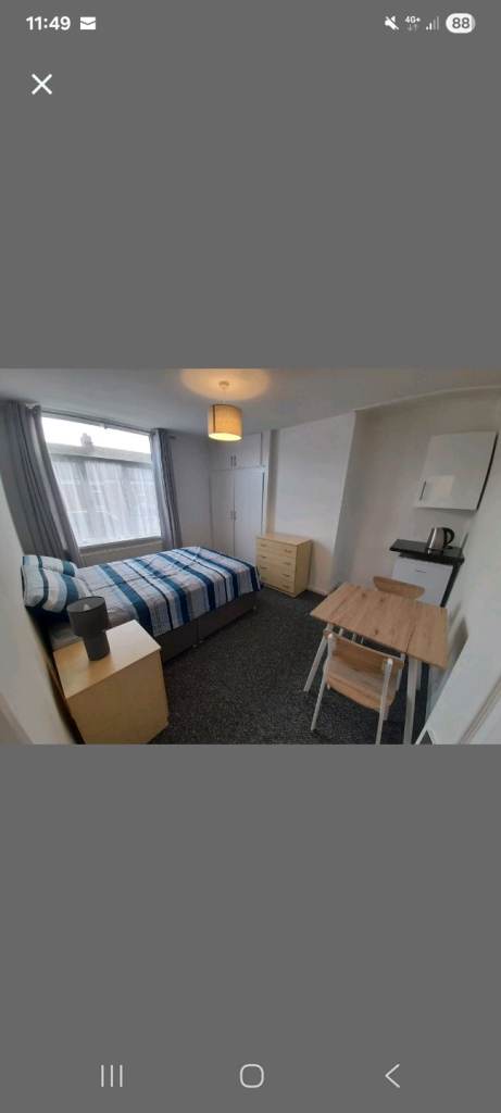 Lovely large double room with built-in storage available from 15th September 