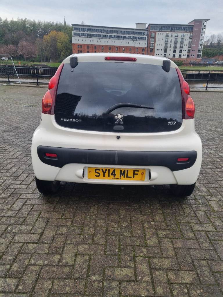 Peugeot 107 allure 1.0 5dr, 1 owner fmdsh, long mot,60+mpg,£20 tax,bargain
