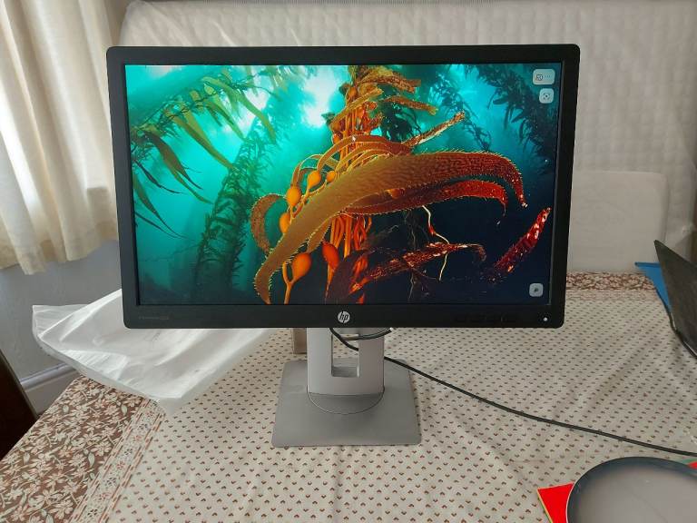 HP elite display e232 Computer Monitor – Good Condition, Fully Working