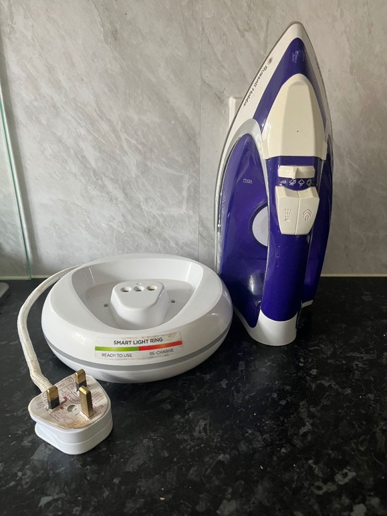 Russell Hobbs Freedom Cordless Steam Iron (Model No: 23300).