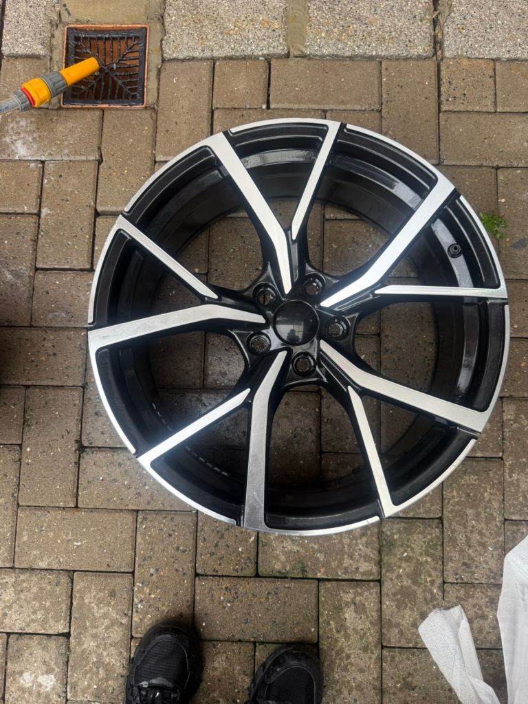 19" VW ESTORIL AFTERMARKET ALLOY WHEELS