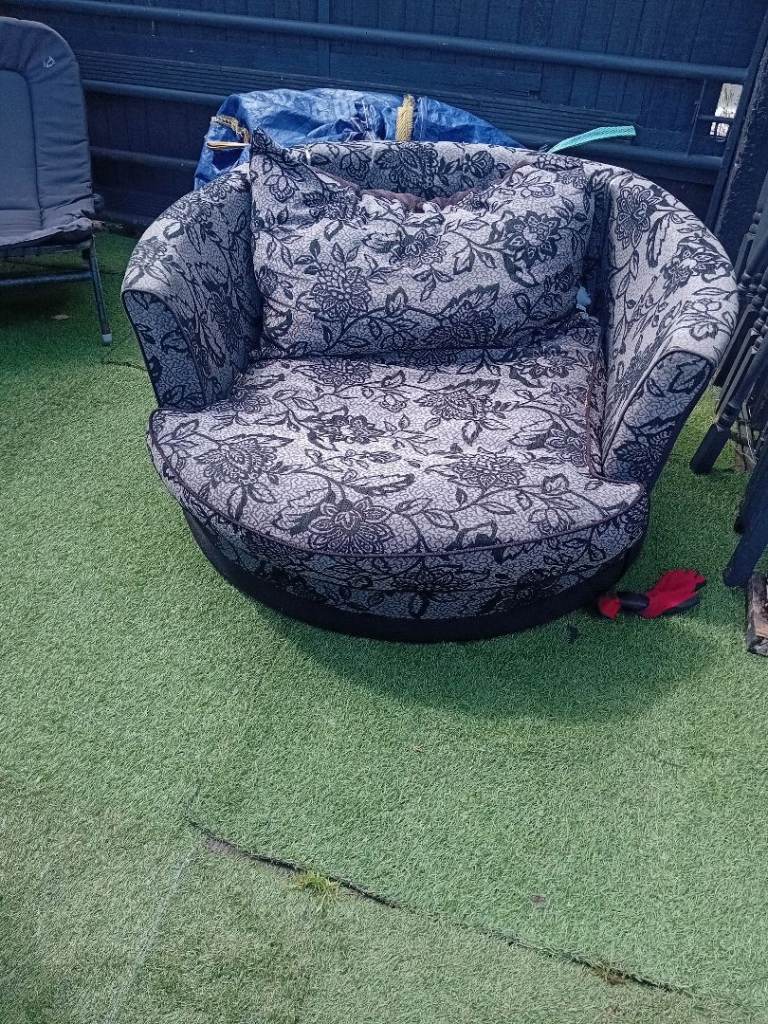 Spinning chair