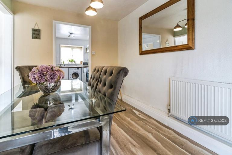 2 bedroom house in Mccready Drive, Salford, M5 (2 bed) (#2752503)