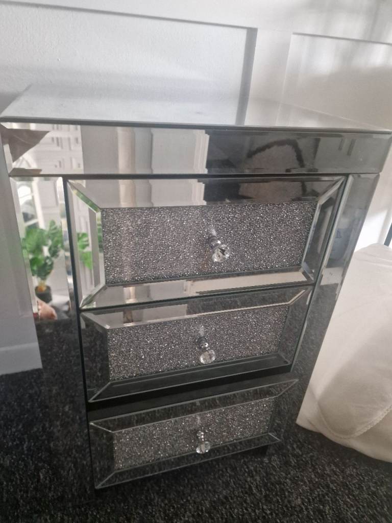 Mirrored 3-Drawer Bedside Table with Crushed Diamond Fronts
