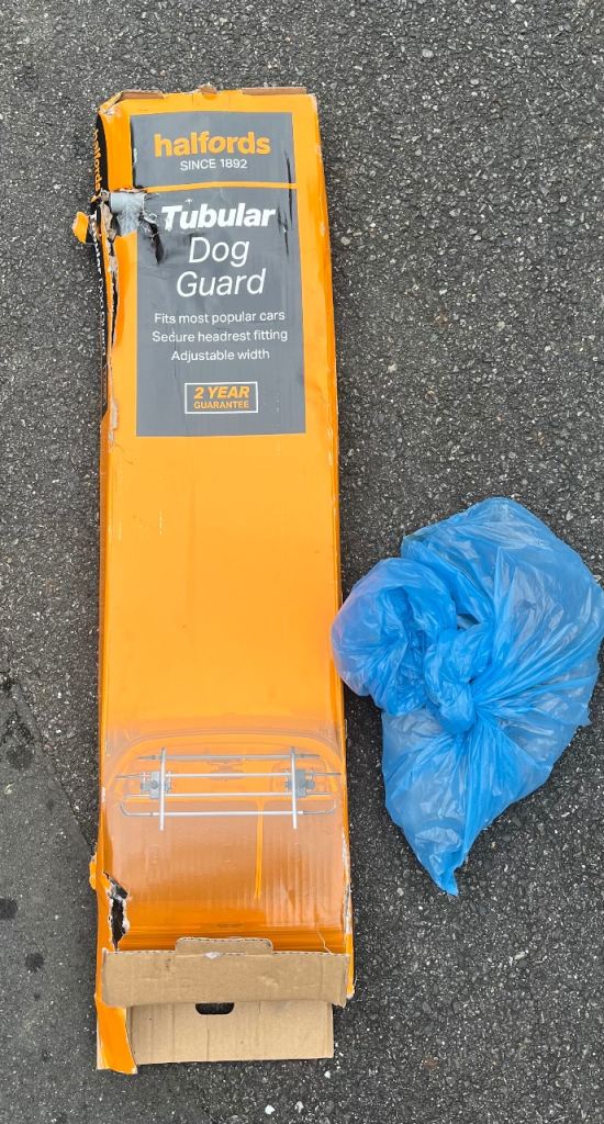 Halfords Car Tubular Dog Guard 