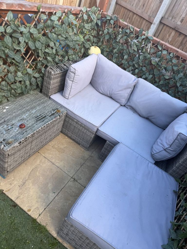 3 seater rattan set 