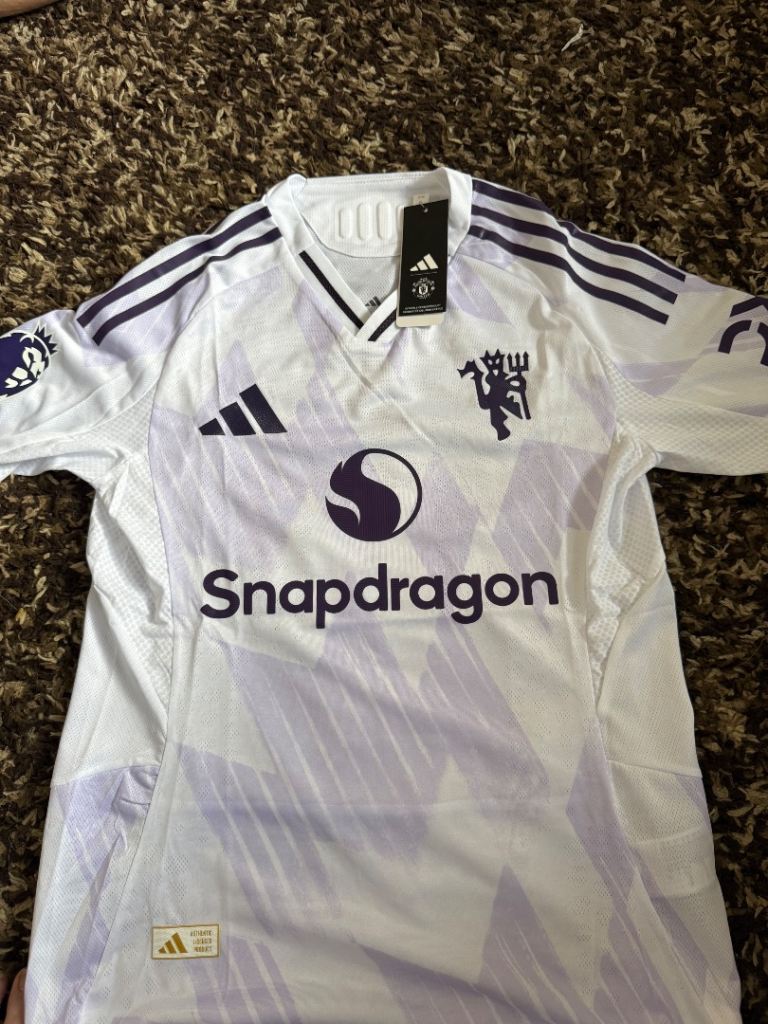 Man Utd Away Small Player Edition