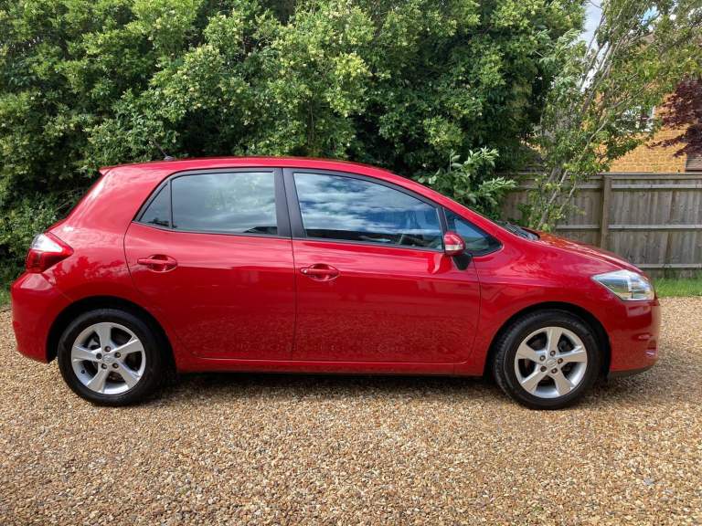 Toyota, AURIS, Hatchback, 2011, Manual, 1329 (cc), 5 doors