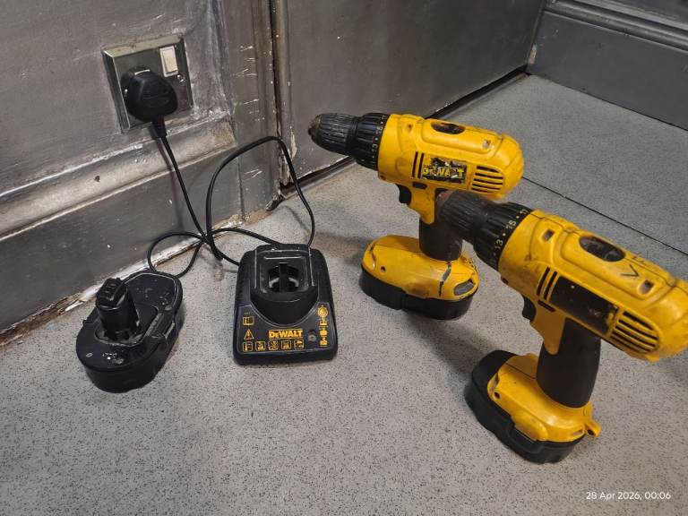 DeWalt drills X2 .1 spare battery and charger 