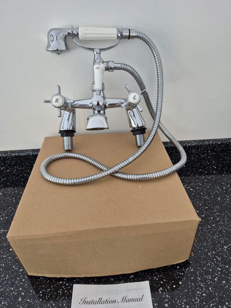 New Chrome Bath Shower Mixer Tap with Handheld Shower Head
